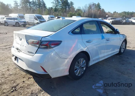 2019 Hyundai Sonata Hybrid Se z USA, uszkodzony, nr VIN KMHE24L35KA091692